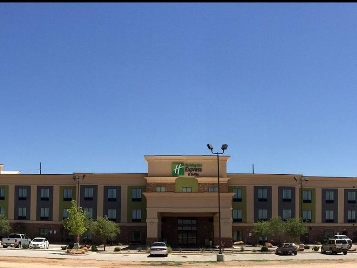 Holiday Inn Express And Suites Lubbock South By Ihg Exterior foto