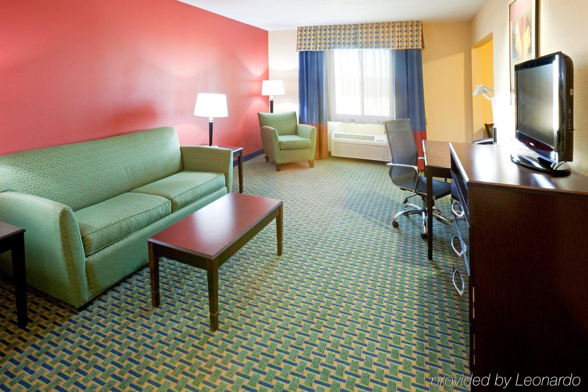 Holiday Inn Express And Suites Lubbock South By Ihg Exterior foto