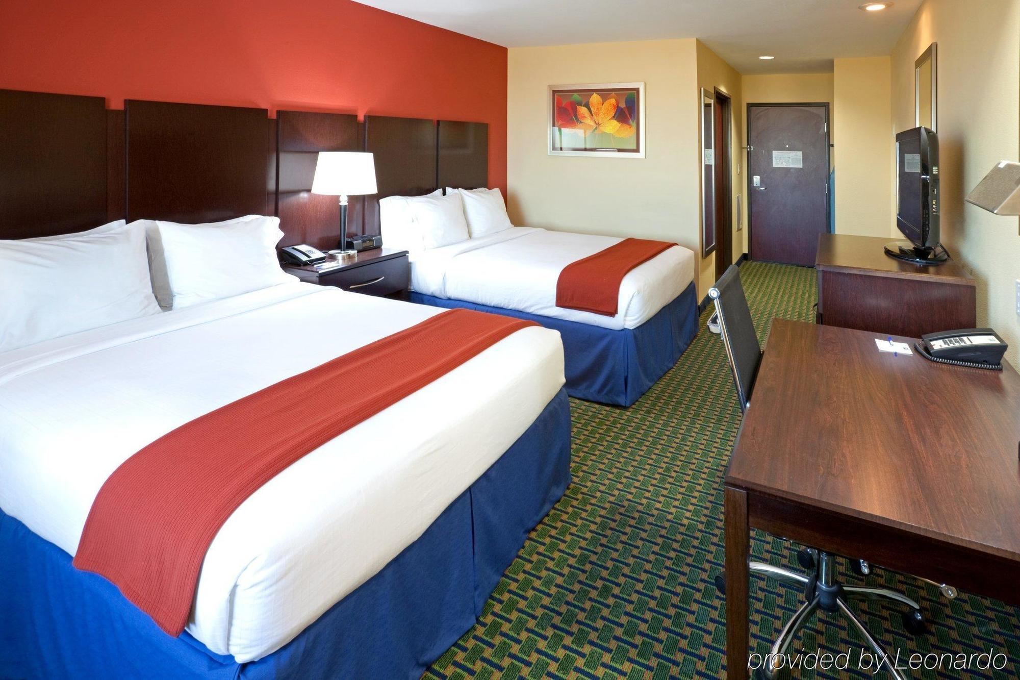 Holiday Inn Express And Suites Lubbock South By Ihg Exterior foto