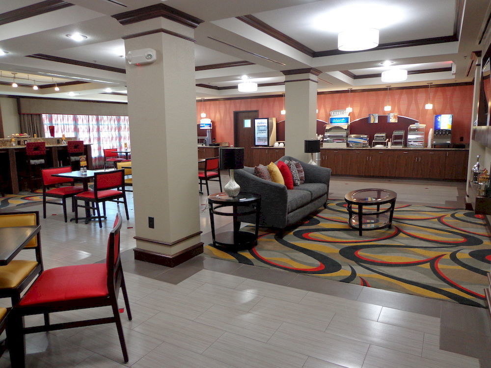 Holiday Inn Express And Suites Lubbock South By Ihg Exterior foto